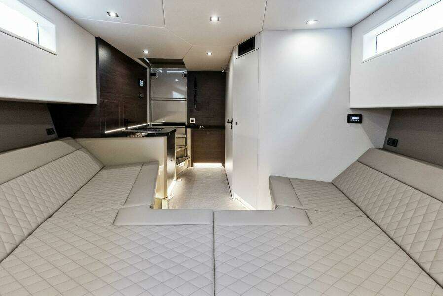 2022 Vanquish Yachts VQ45