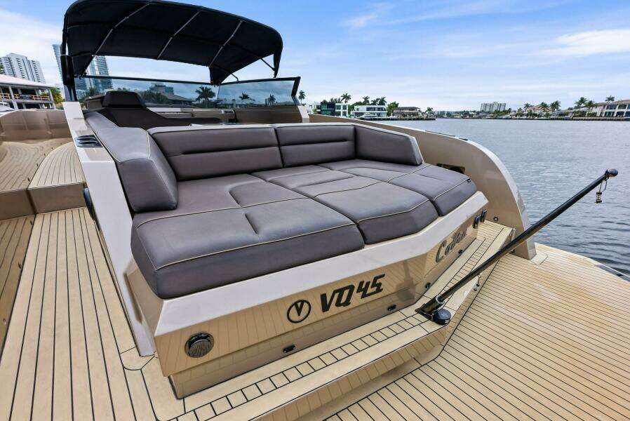 2022 Vanquish Yachts VQ45