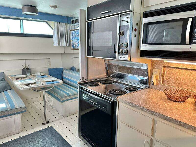 1987 Hatteras 54 MotorYacht