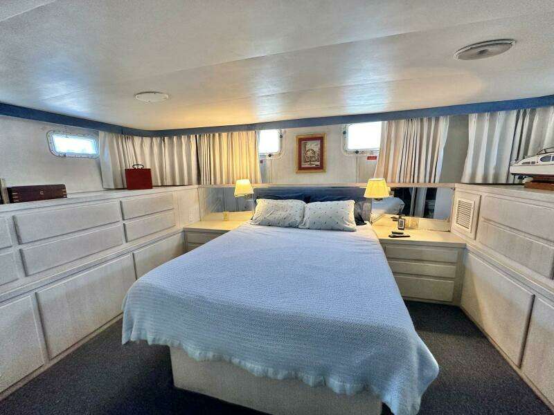 1987 Hatteras 54 MotorYacht