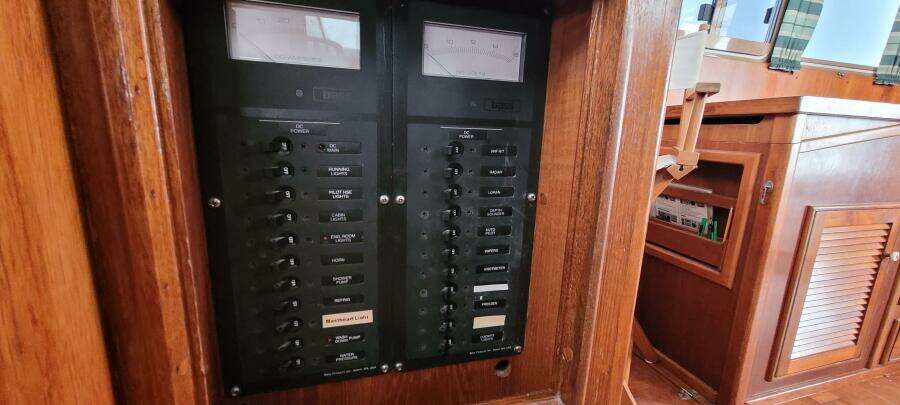 1985 Duffy Flybridge Cruiser