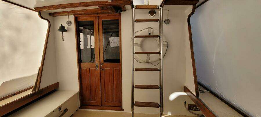 1985 Duffy Flybridge Cruiser