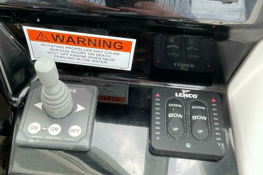 2023 Beneteau Antares 8