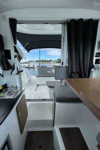 2023 Beneteau Antares 8