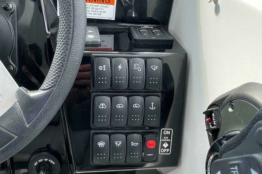 2023 Beneteau Antares 8