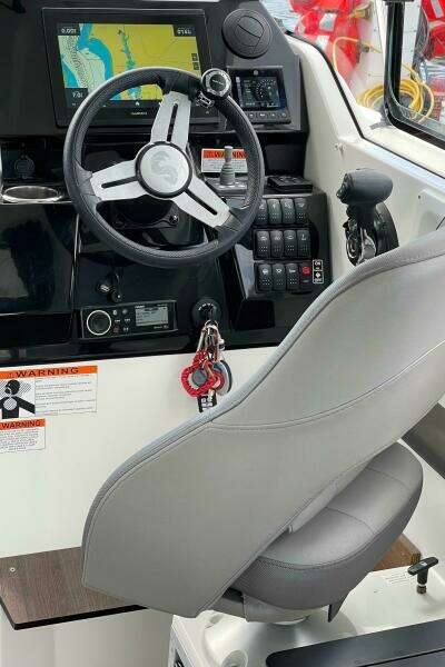 2023 Beneteau Antares 8