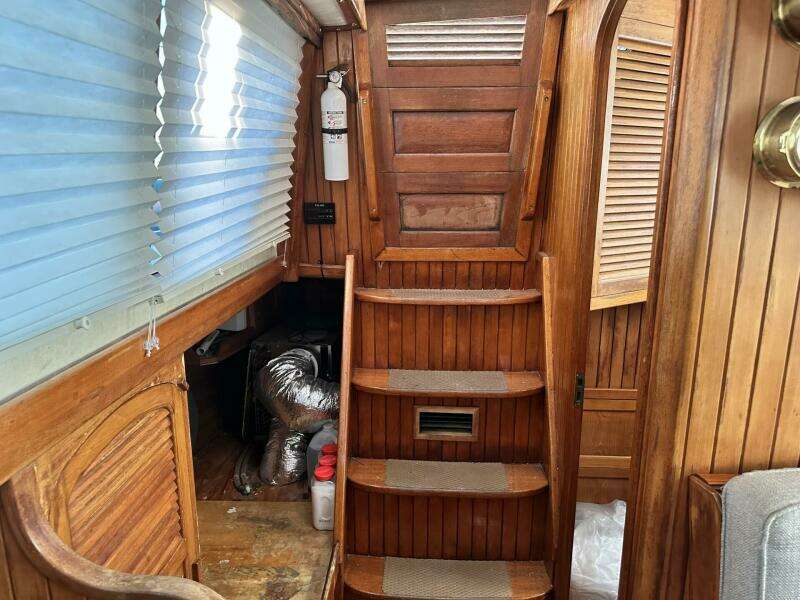 1986 Slocum Pilothouse 43