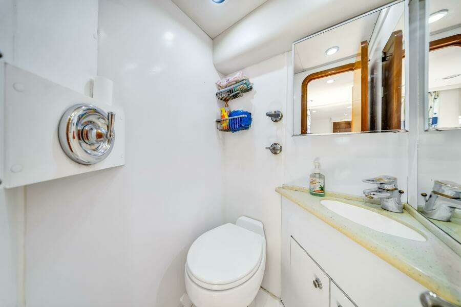 2003 Sunseeker 150 GT - Head