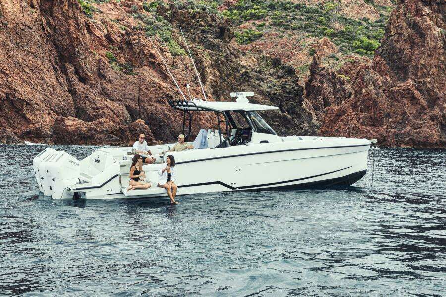 2025 Wellcraft 38 T-Top