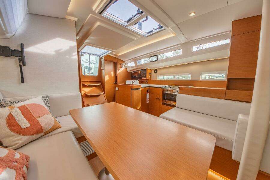 2023 Jeanneau Sun Odyssey 410