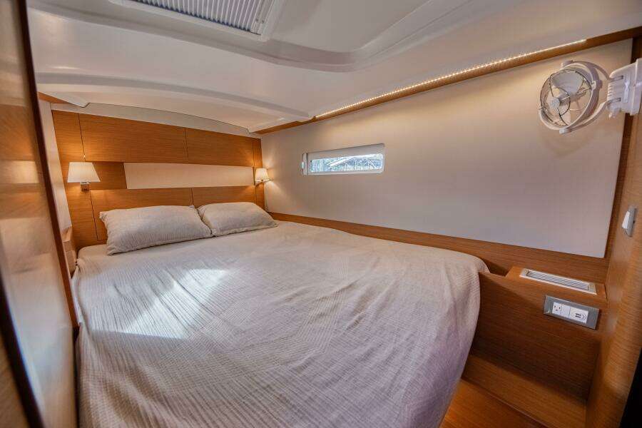 2023 Jeanneau Sun Odyssey 410