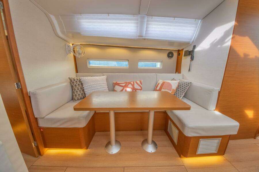 2023 Jeanneau Sun Odyssey 410