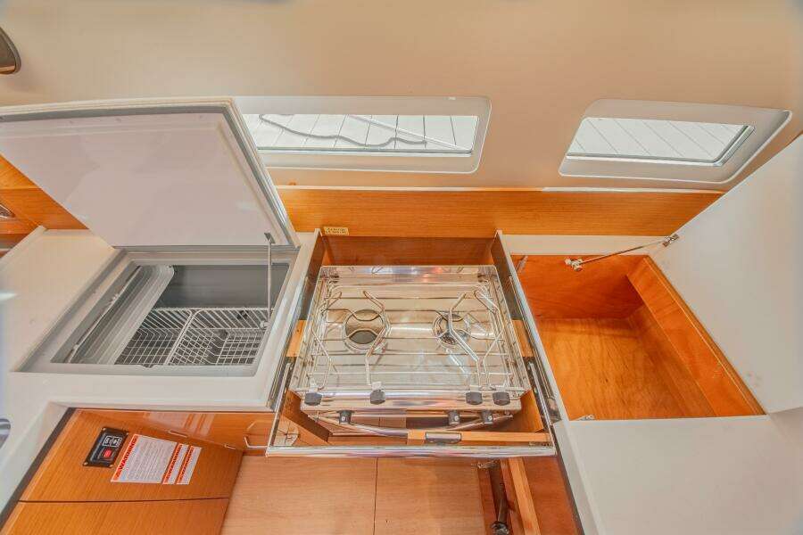 2023 Jeanneau Sun Odyssey 410