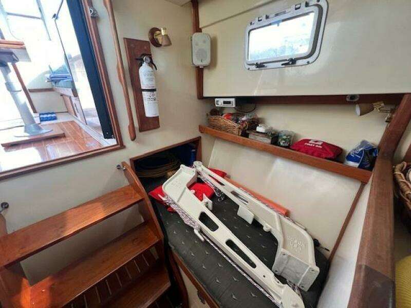 1989 Blue Seas Flybridge Cruiser