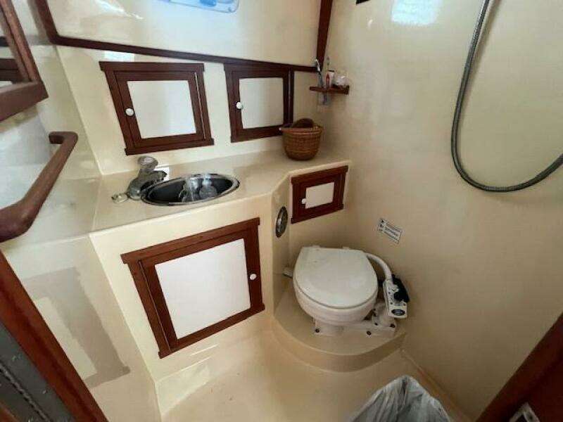 1989 Blue Seas Flybridge Cruiser