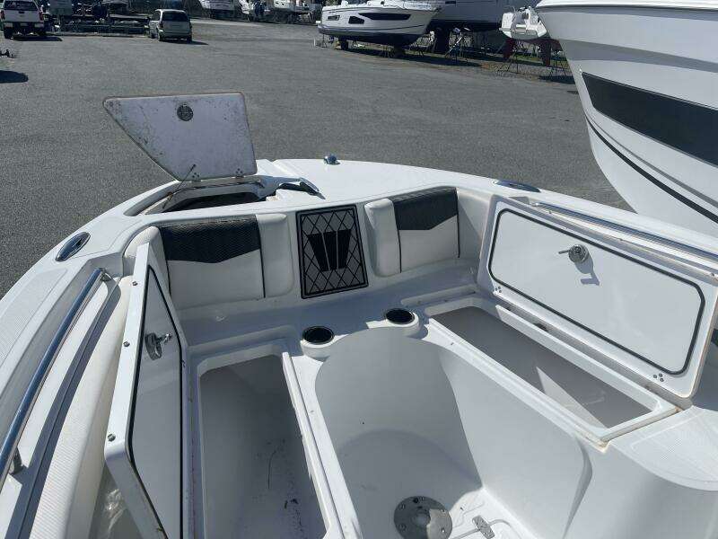 2022 Wellcraft 222 Fisherman