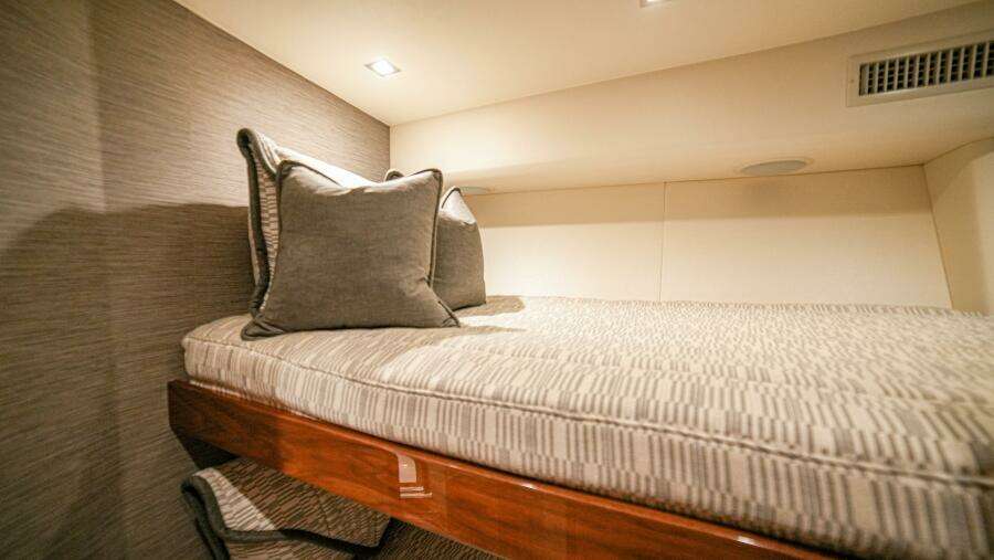 2023 Viking 73 Convertible "Free Spool"