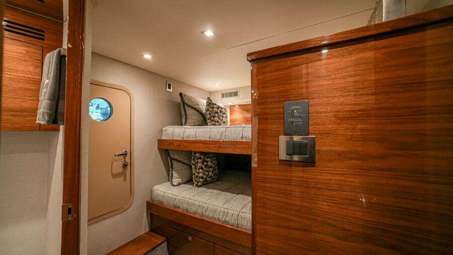 2023 Viking 73 Convertible "Free Spool"