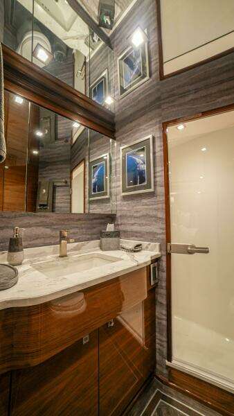 2023 Viking 73 Convertible "Free Spool" - Head