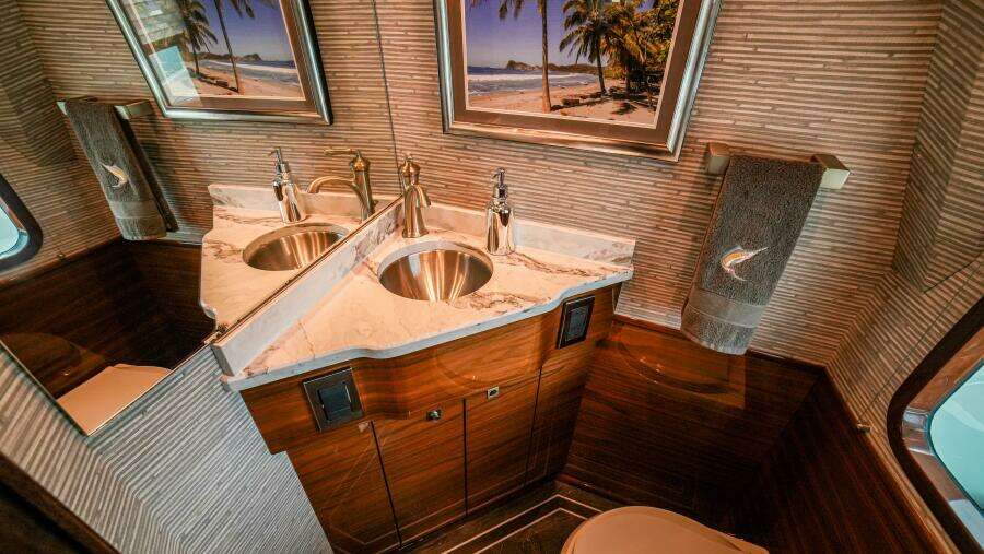 2023 Viking 73 Convertible "Free Spool" - Head