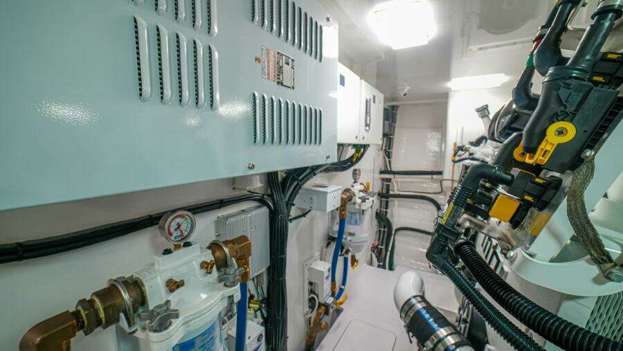 2023 Viking 73 Convertible "Free Spool" - Engine room