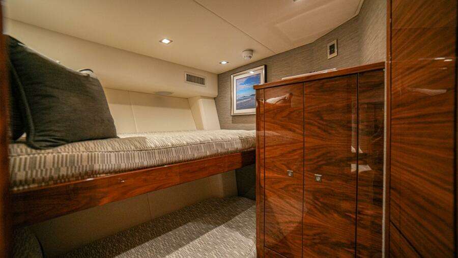 2023 Viking 73 Convertible "Free Spool"