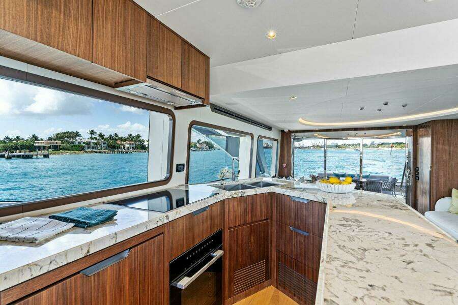 2026 Aquitalia Yachts Flybridge