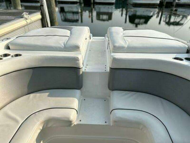2012 Rinker 276 Captiva Cuddy