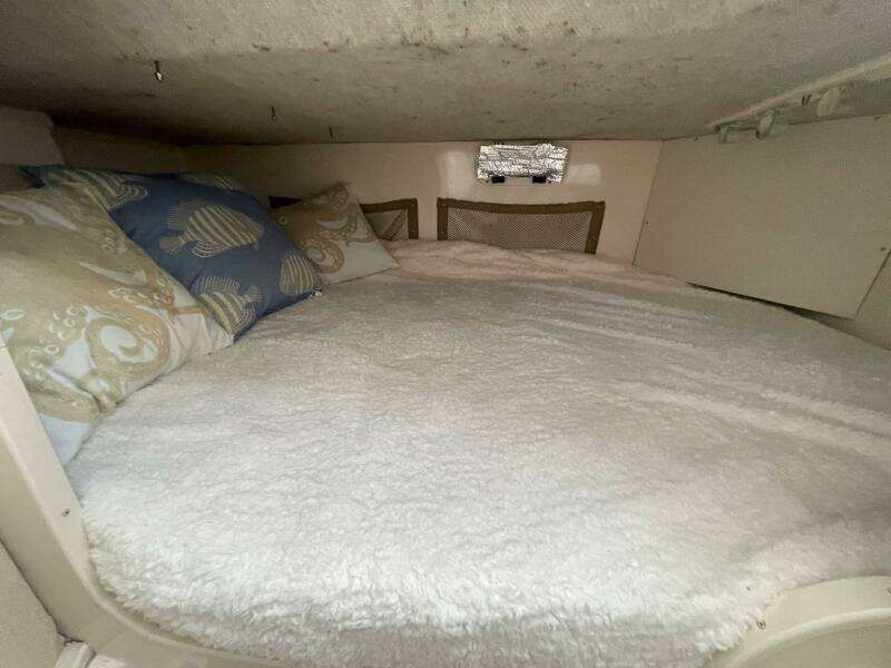 2003 Grady-White Marlin 300