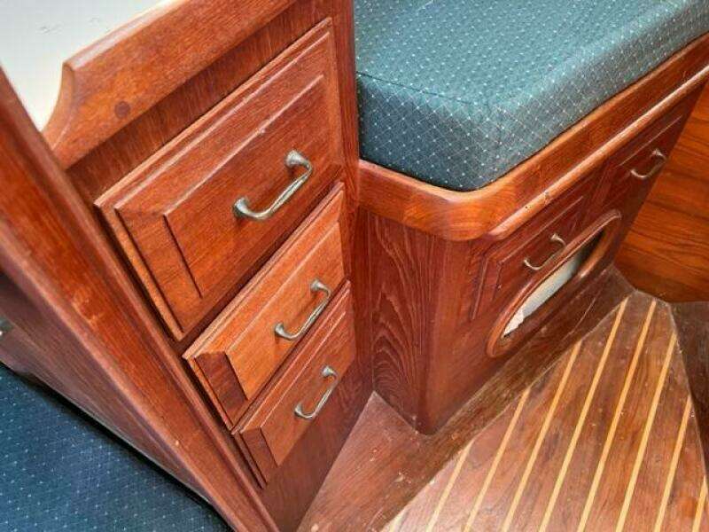 1984 Cape Dory 31 Cutter