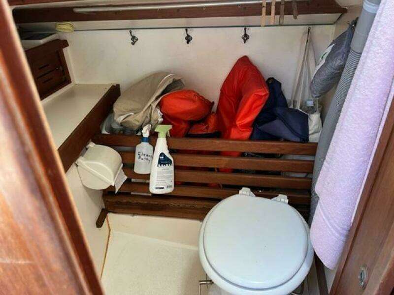 1984 Cape Dory 31 Cutter