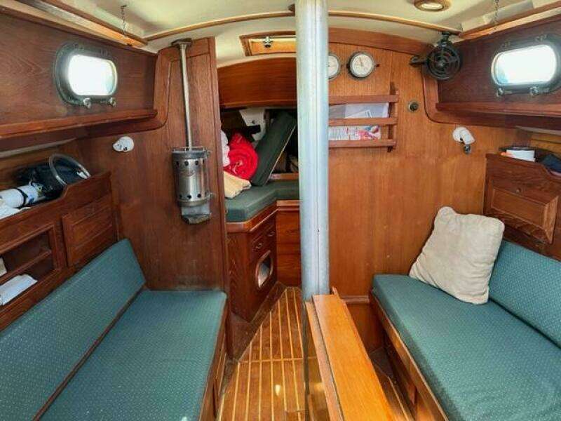 1984 Cape Dory 31 Cutter