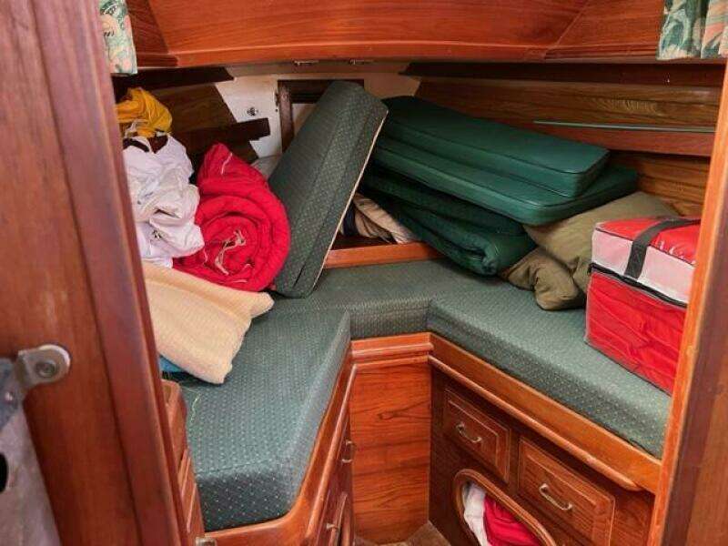 1984 Cape Dory 31 Cutter