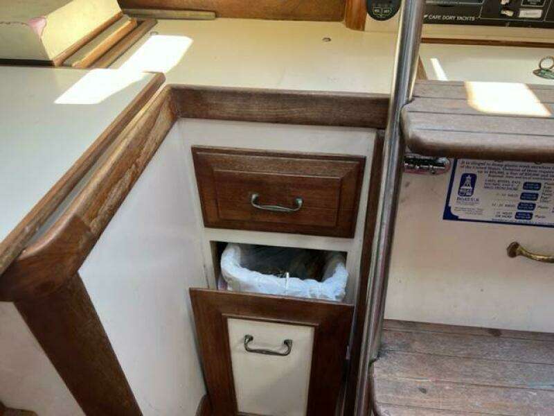 1984 Cape Dory 31 Cutter