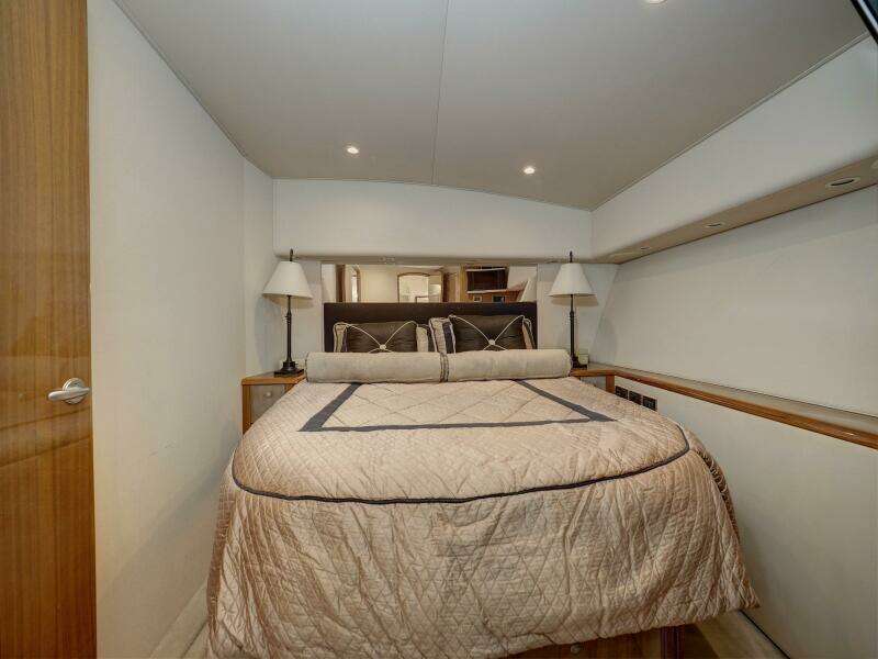 2007 Viking 48' Convertible