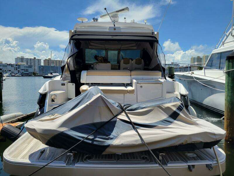 2012 Four Winns V435