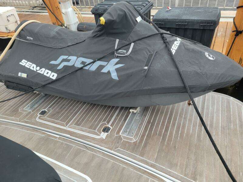 2012 Four Winns V435