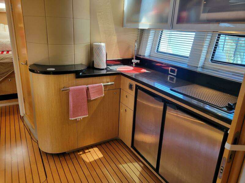 2012 Four Winns V435