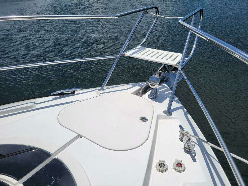 2012 Four Winns V435