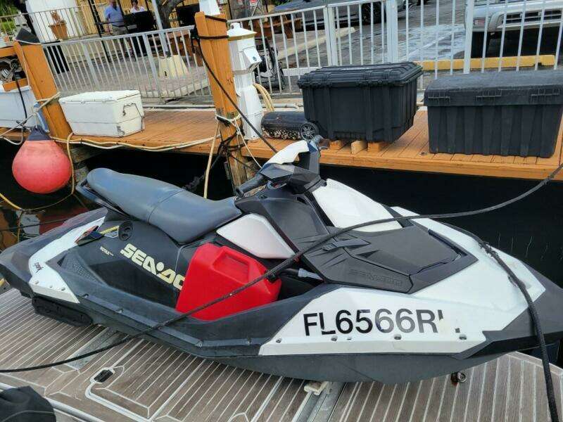 2012 Four Winns V435