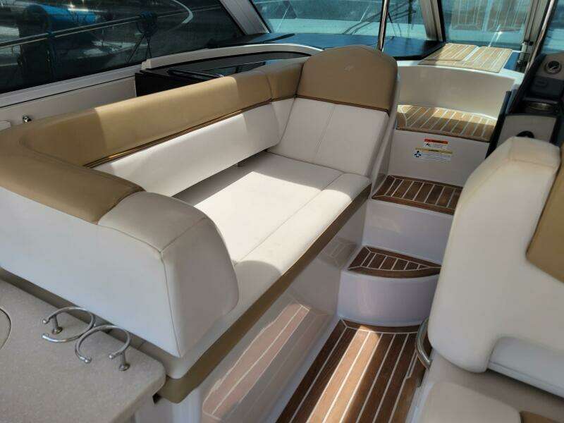 2012 Four Winns V435