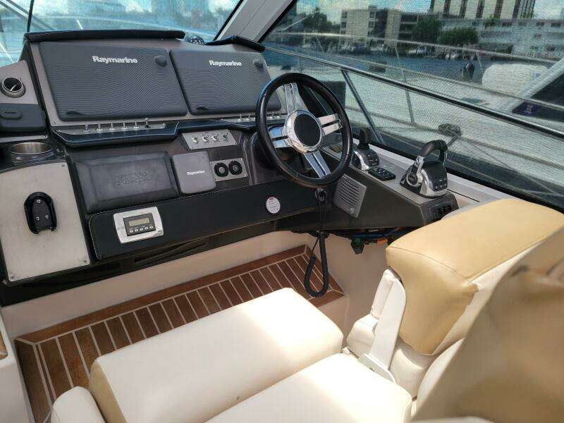 2012 Four Winns V435