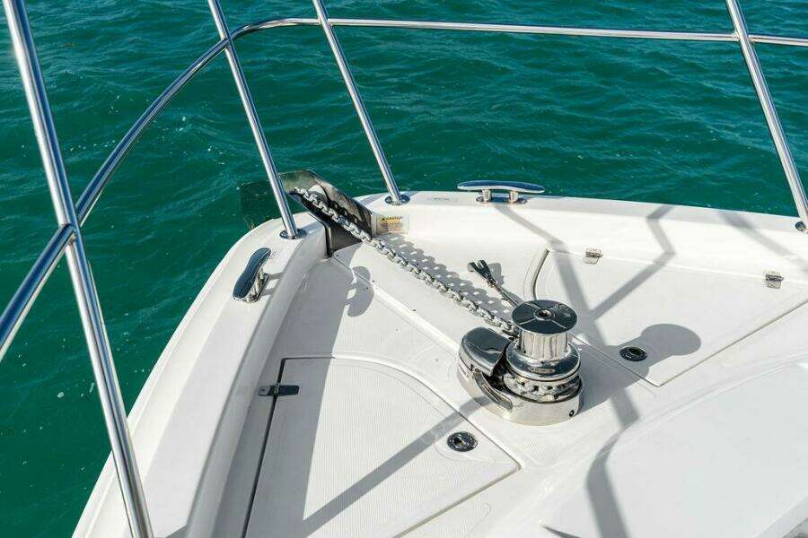 2018 Riviera 4800 Sport Yacht