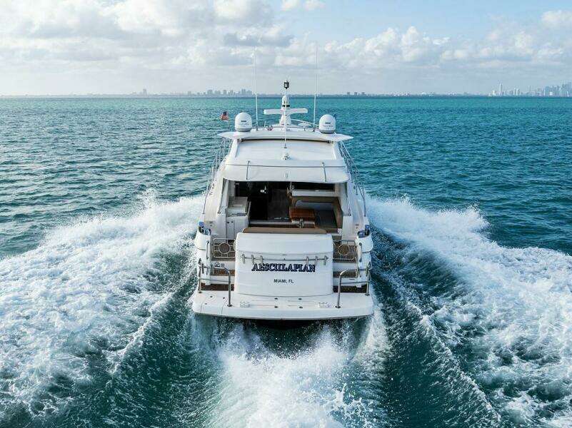 2018 Riviera 4800 Sport Yacht