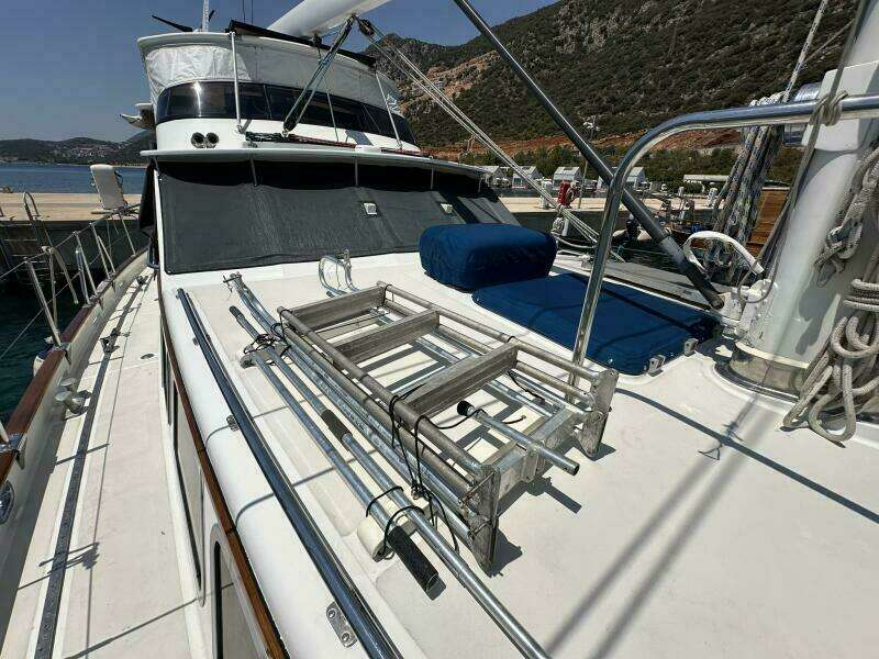 1990 Cheoy Lee Motorsailor