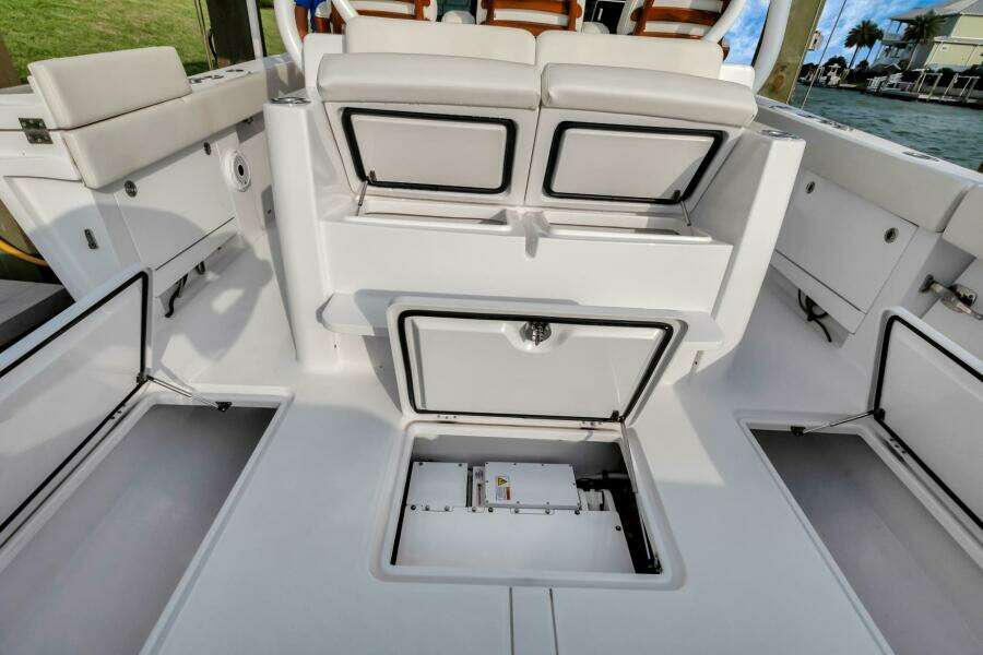2023 Jupiter 43 Center Console "Aqua Toy"