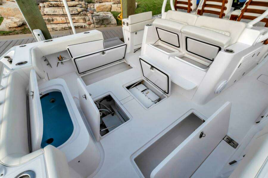 2023 Jupiter 43 Center Console "Aqua Toy"