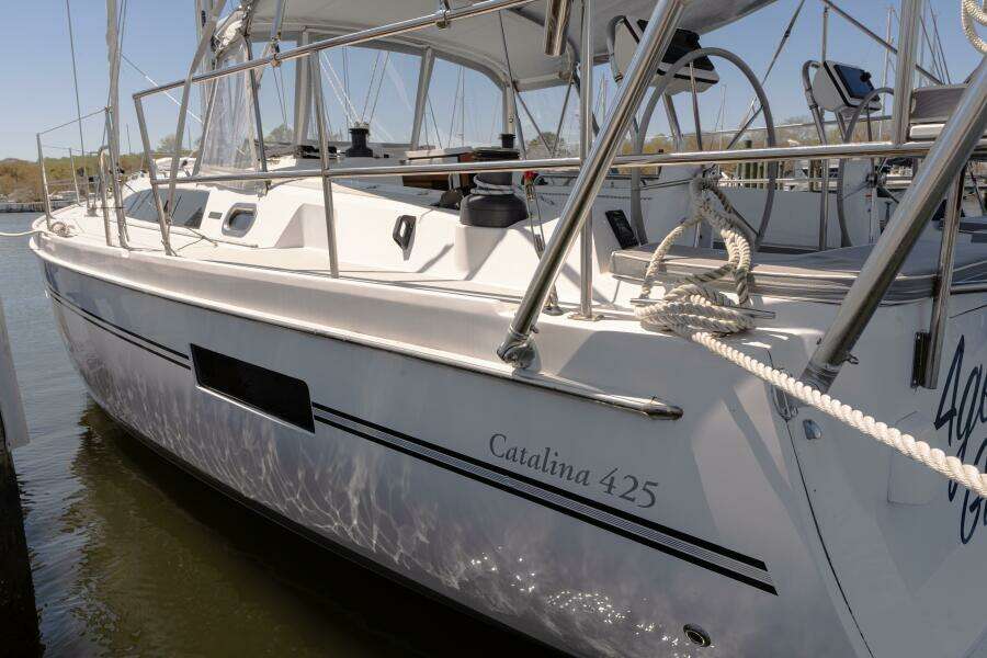 2023 Catalina 425