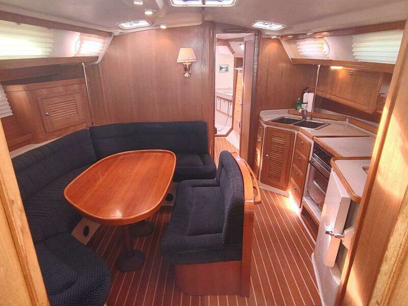 2005 Catalina 42 MKII