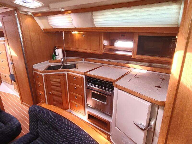 2005 Catalina 42 MKII